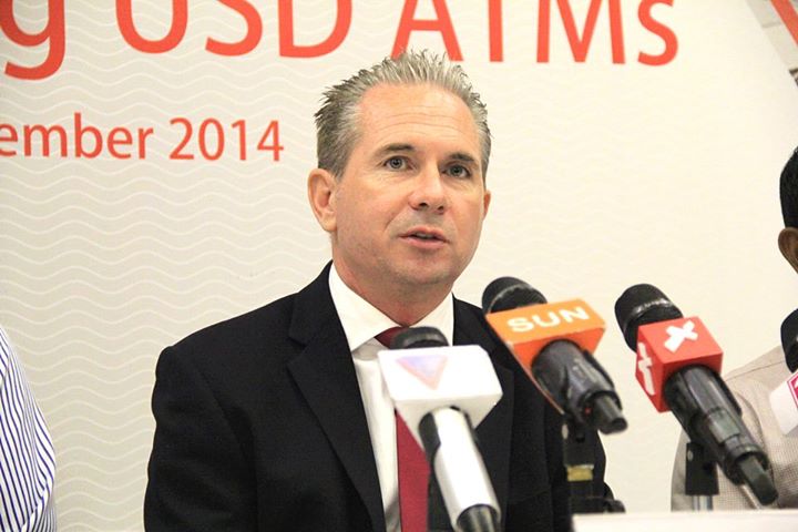 Bank_of_Maldives_CEO_Andrew_Healy_at_the_launching_of_USD_ATMs